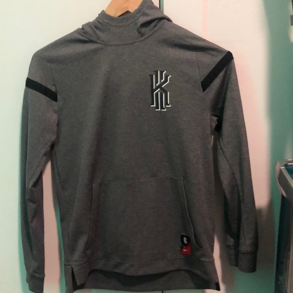 Kyrie irving pullover